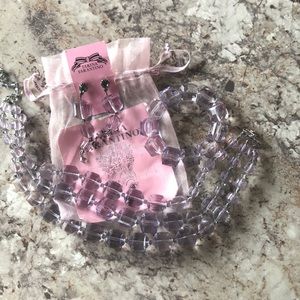 Tarina Tarantino set